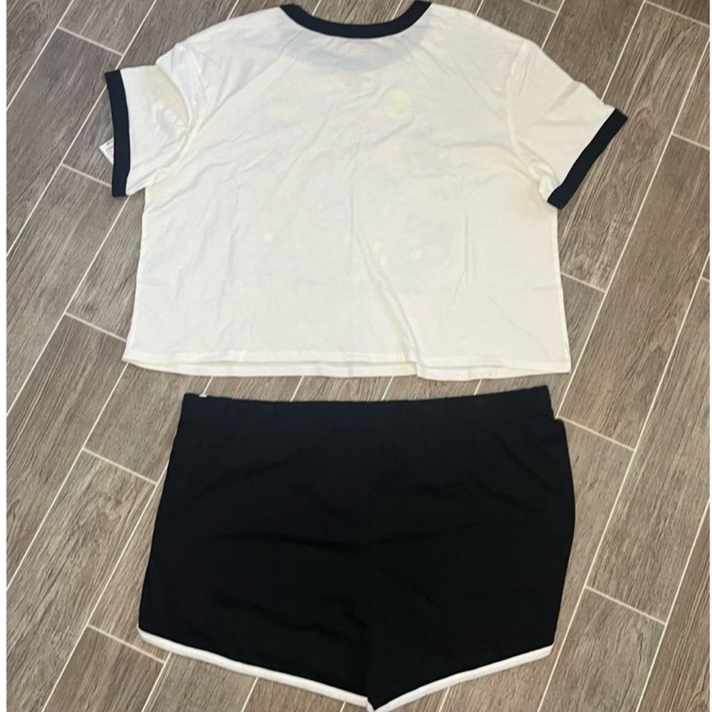 Hello Kitty 2pc Plus Sized Shorts Set Top & Bottom New With Tags - Picture 2 of 9